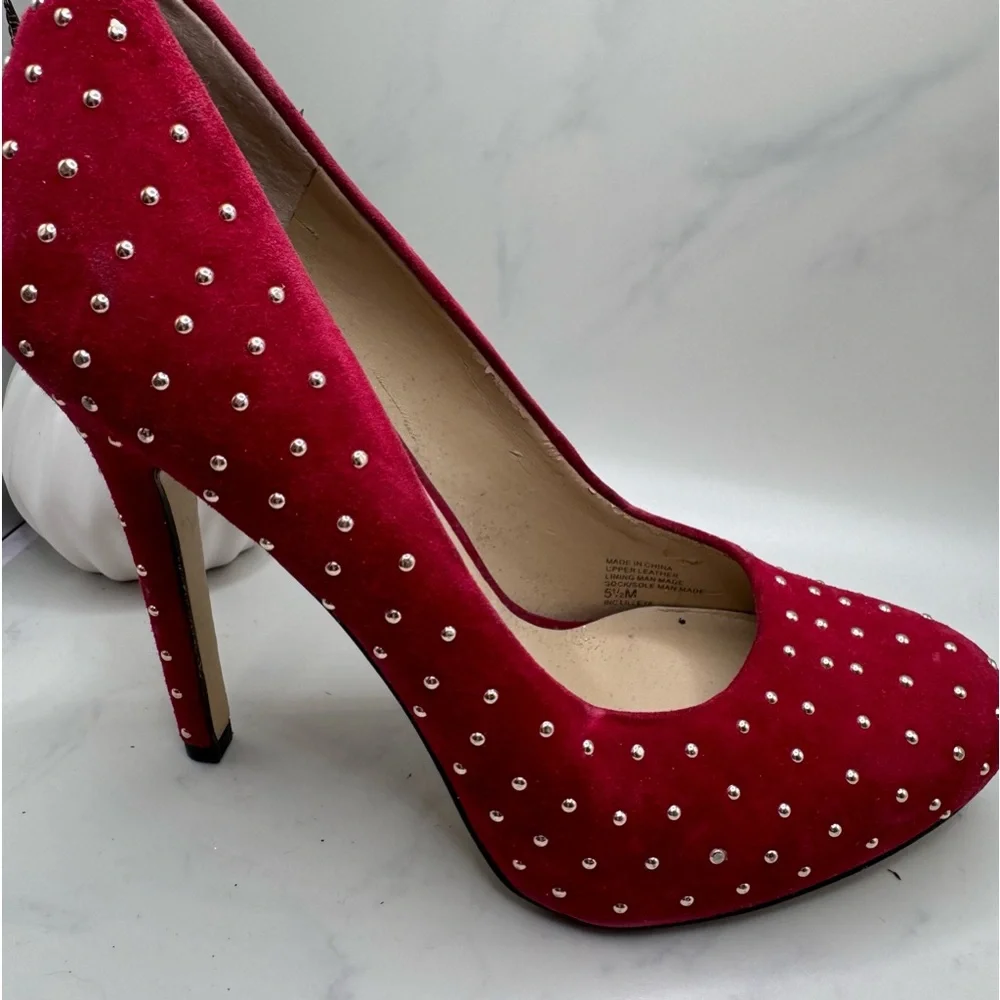 INC Red heels Perfect for the Holidays 5 1/2 - Picture 5 of 6